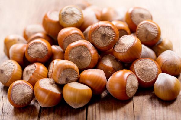 hazelnuts in shell market